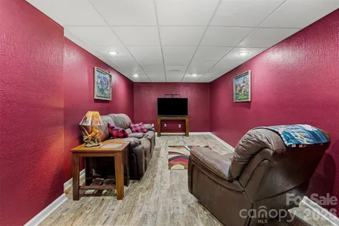 4858 Elmhurst Drive NE Hickory NC 28601