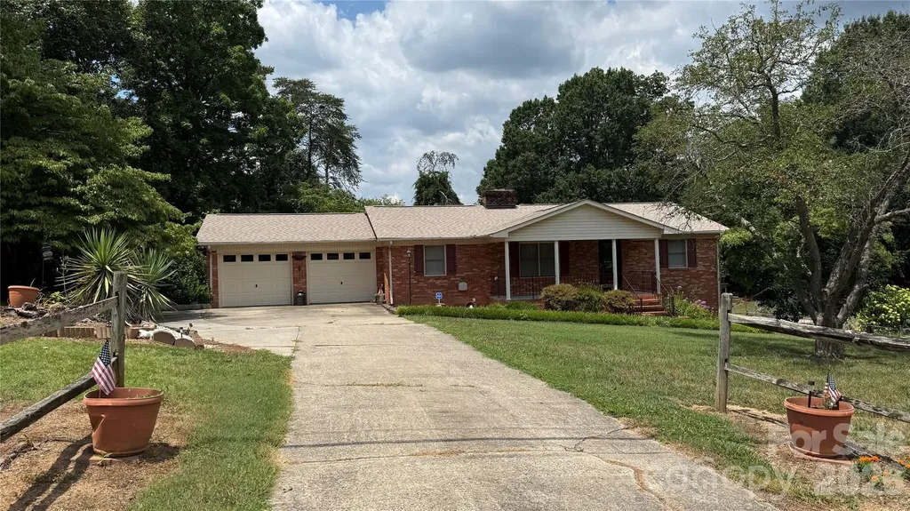3858 Dover Street Claremont NC 28610