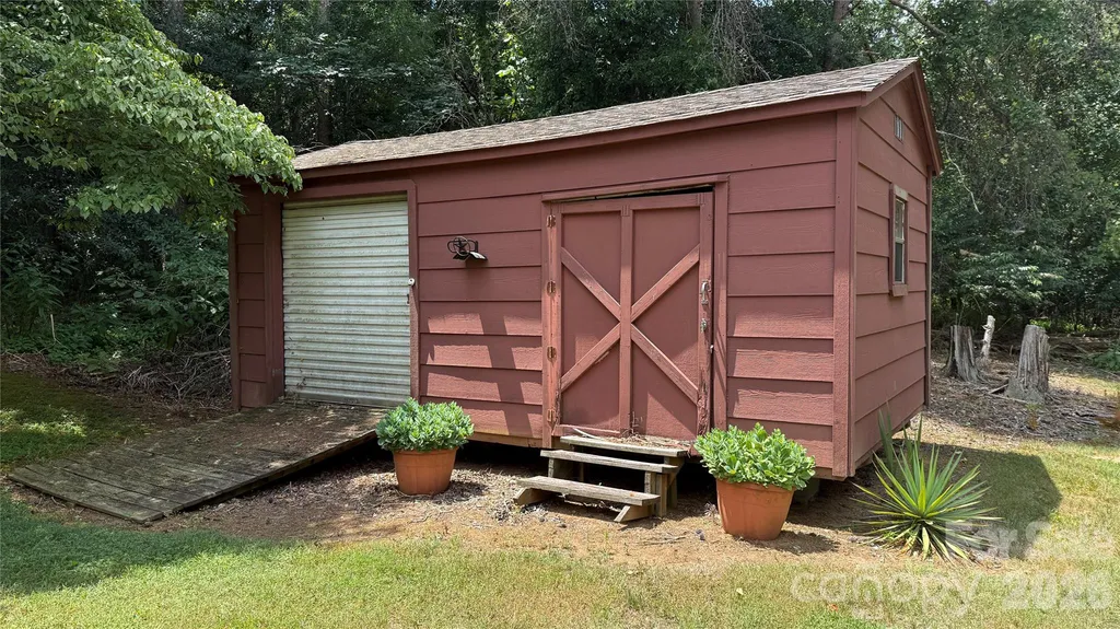 3858 Dover Street Claremont NC 28610