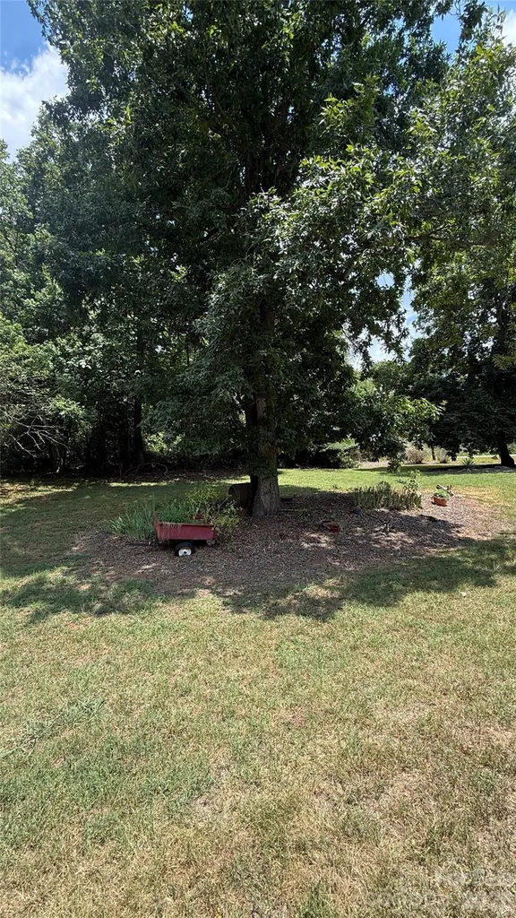 3858 Dover Street Claremont NC 28610
