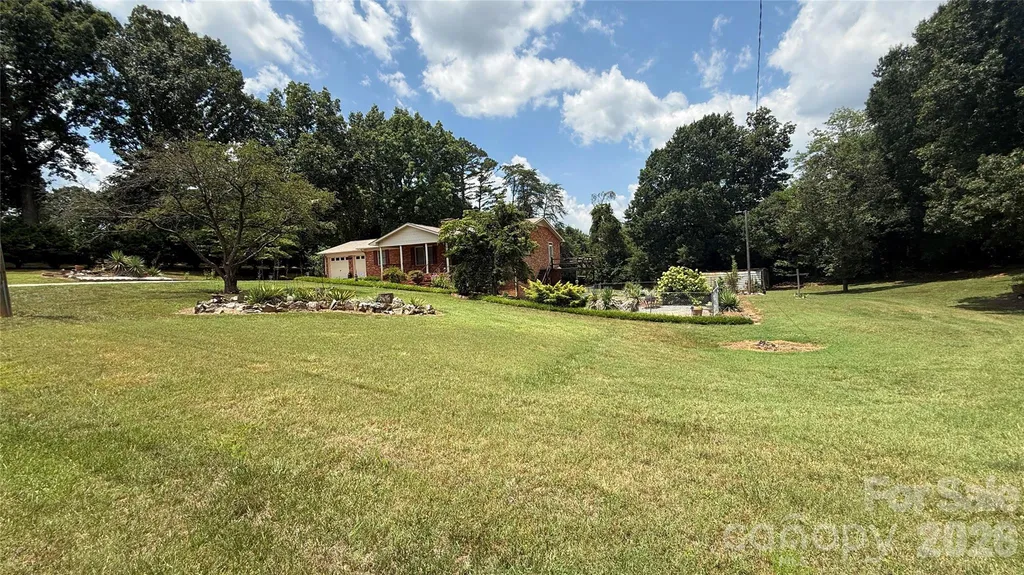 3858 Dover Street Claremont NC 28610