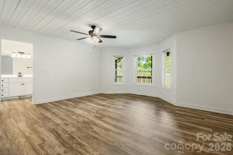 40 Brierfield Drive Candler NC 28715