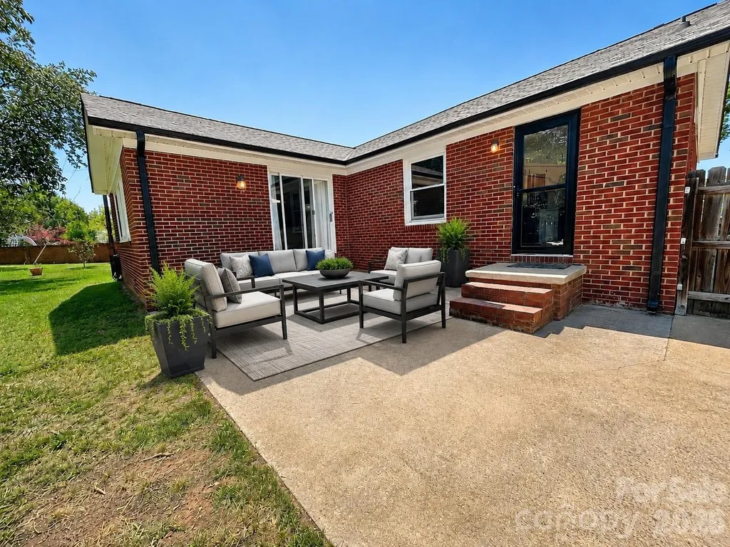 7113 Sterncrest Place Charlotte NC 28210