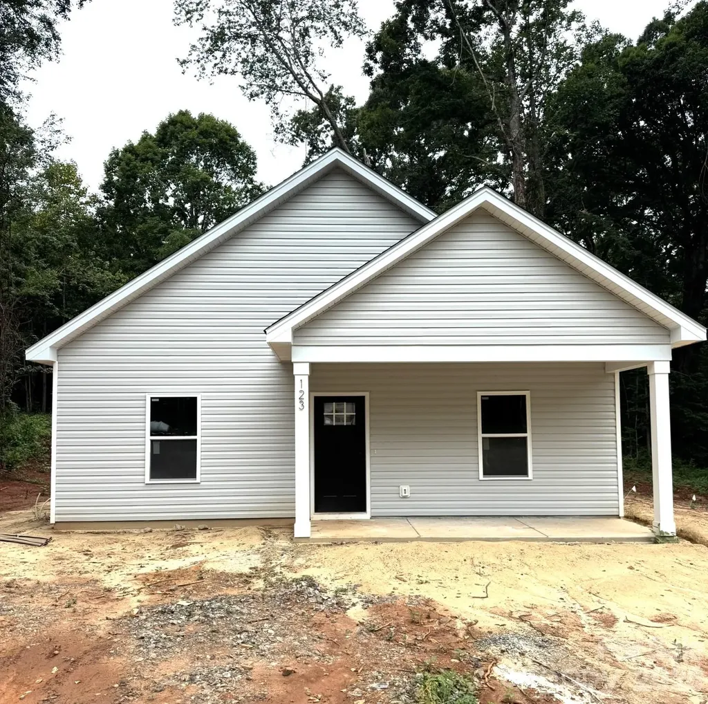 123 Kingswood Drive Statesville NC 28625