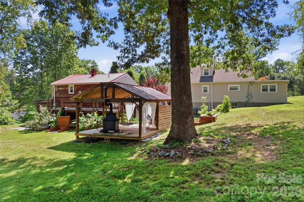 904 Bounous Street NW Valdese NC 28690