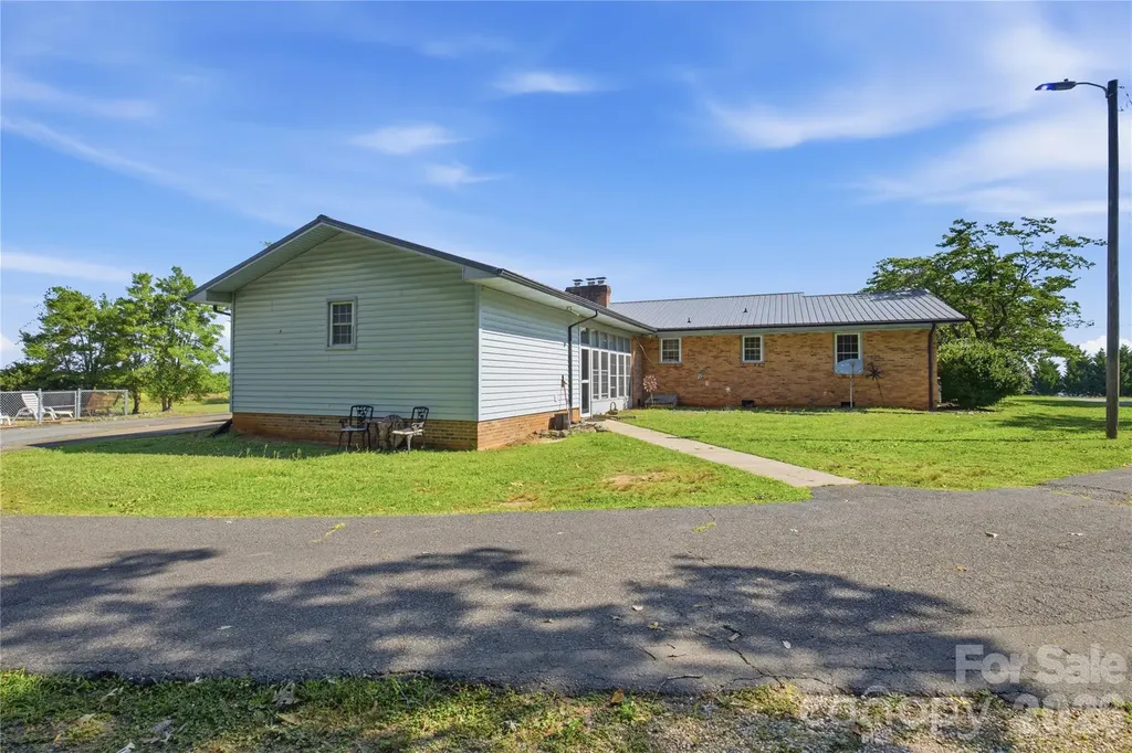 828 Ferry Road Forest City NC 28043