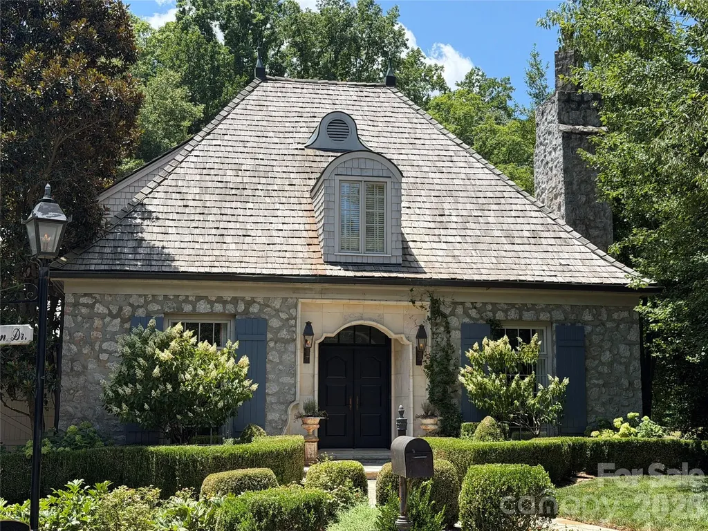 2214 La Maison Drive Charlotte NC 28226