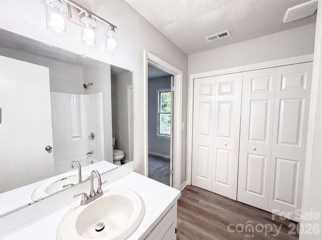6912 Fieldlark Lane Charlotte NC 28227