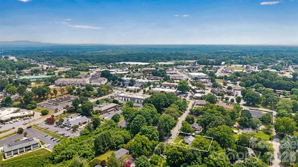 147 13th Avenue NW Hickory NC 28601