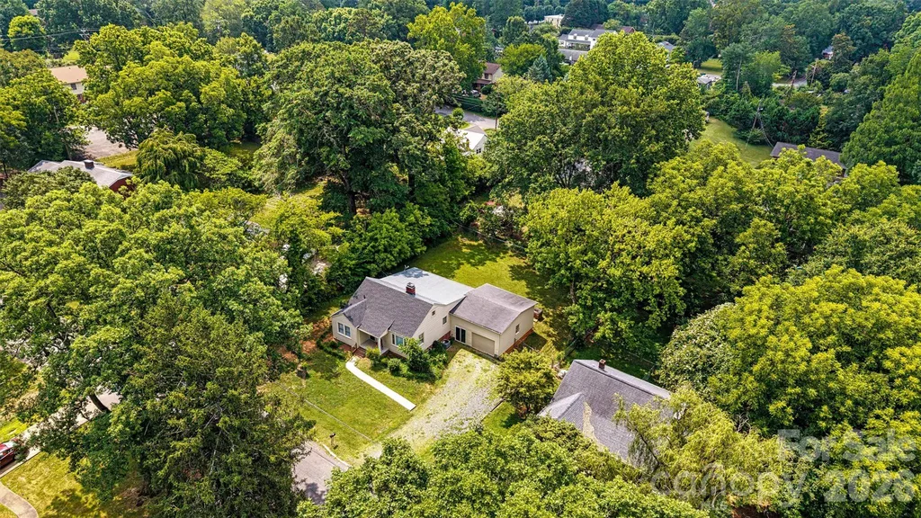 147 13th Avenue NW Hickory NC 28601