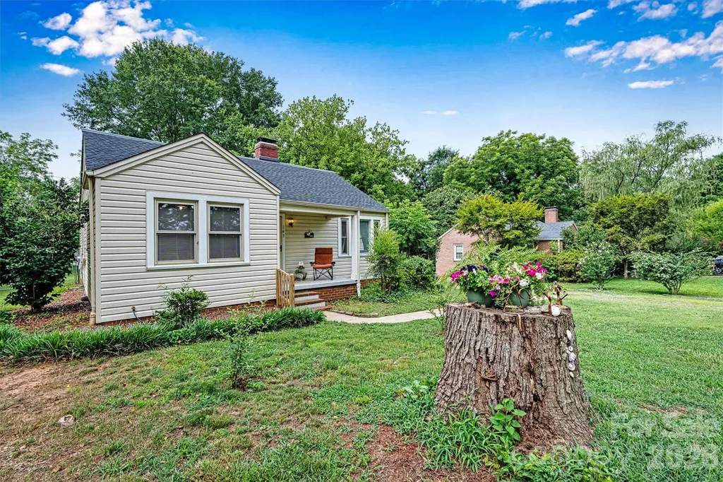 147 13th Avenue NW Hickory NC 28601