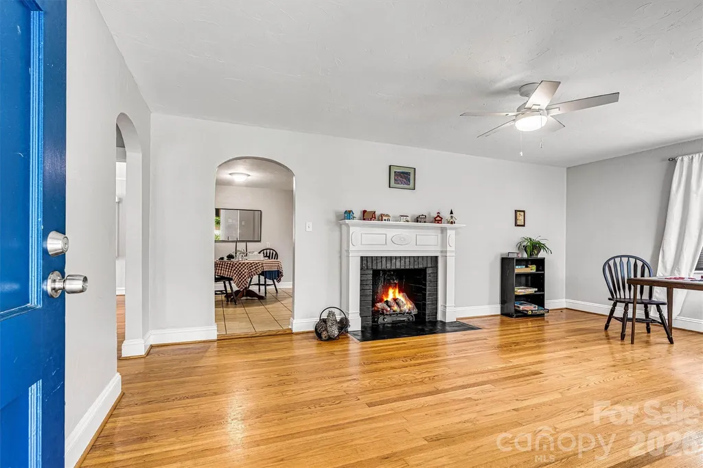 147 13th Avenue NW Hickory NC 28601