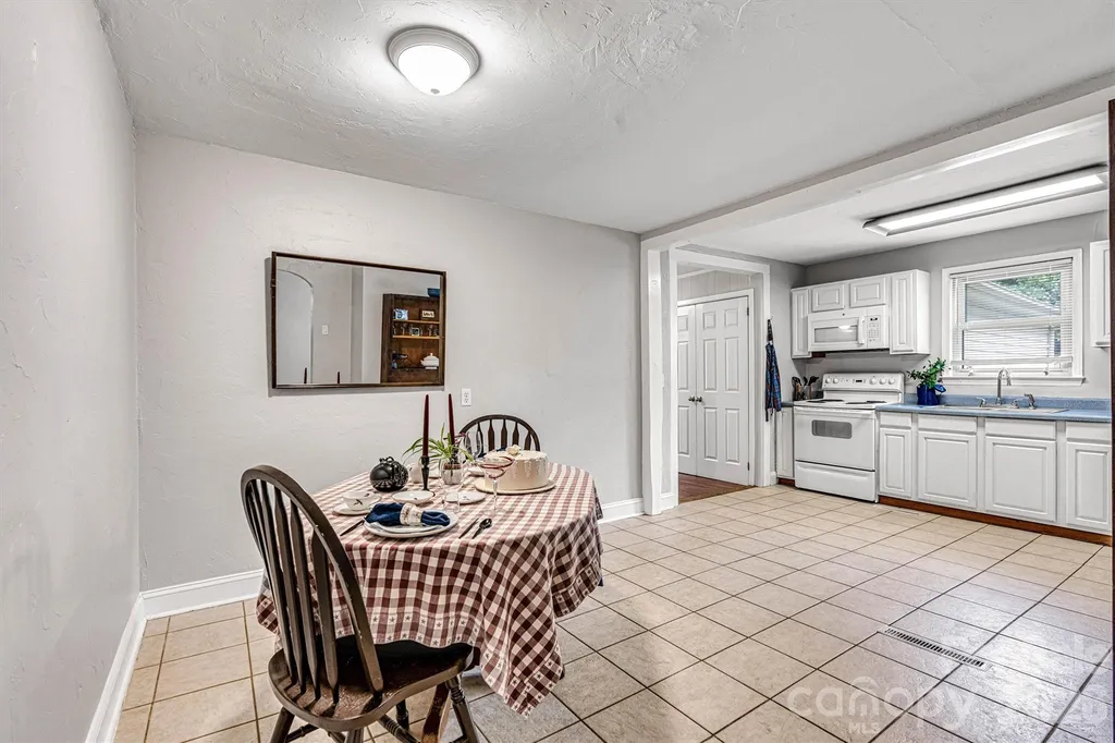 147 13th Avenue NW Hickory NC 28601