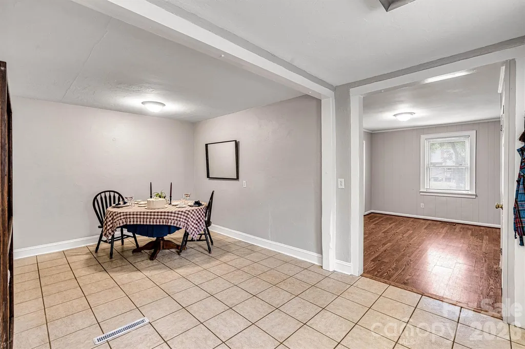 147 13th Avenue NW Hickory NC 28601