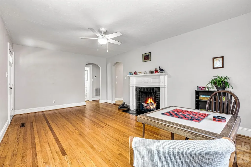 147 13th Avenue NW Hickory NC 28601
