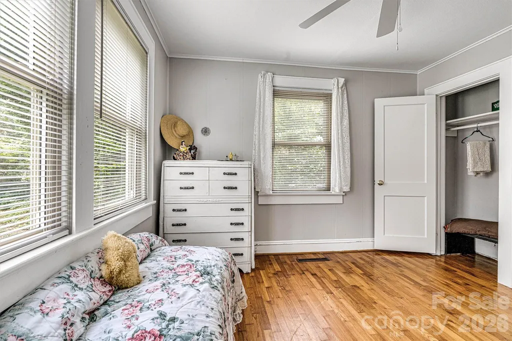 147 13th Avenue NW Hickory NC 28601