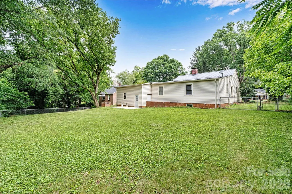 147 13th Avenue NW Hickory NC 28601