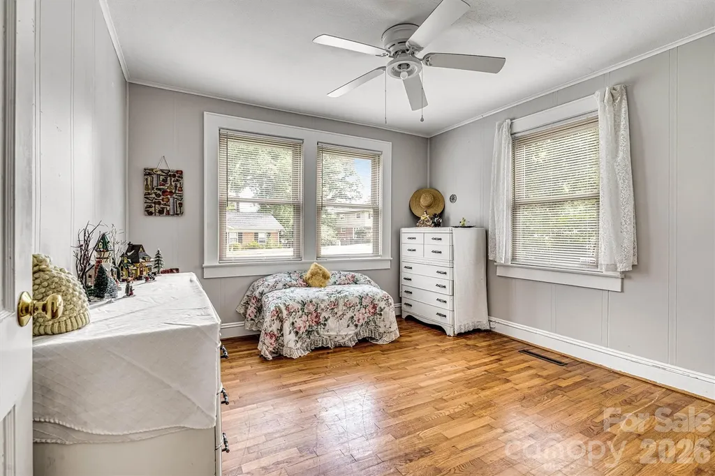 147 13th Avenue NW Hickory NC 28601