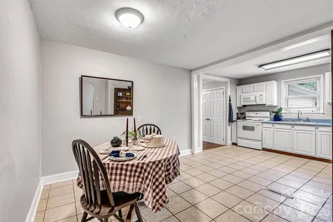 147 13th Avenue NW Hickory NC 28601