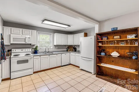 147 13th Avenue NW Hickory NC 28601