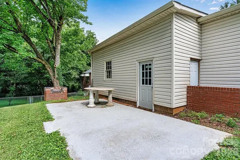 147 13th Avenue NW Hickory NC 28601