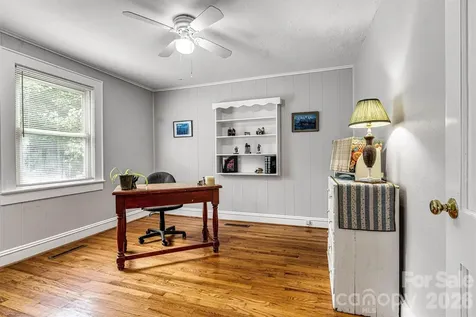 147 13th Avenue NW Hickory NC 28601
