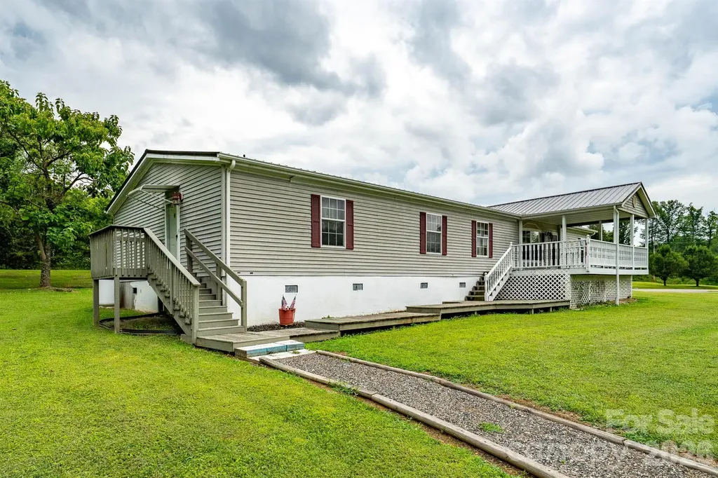 755 Fairview Loop Hot Springs NC 28743