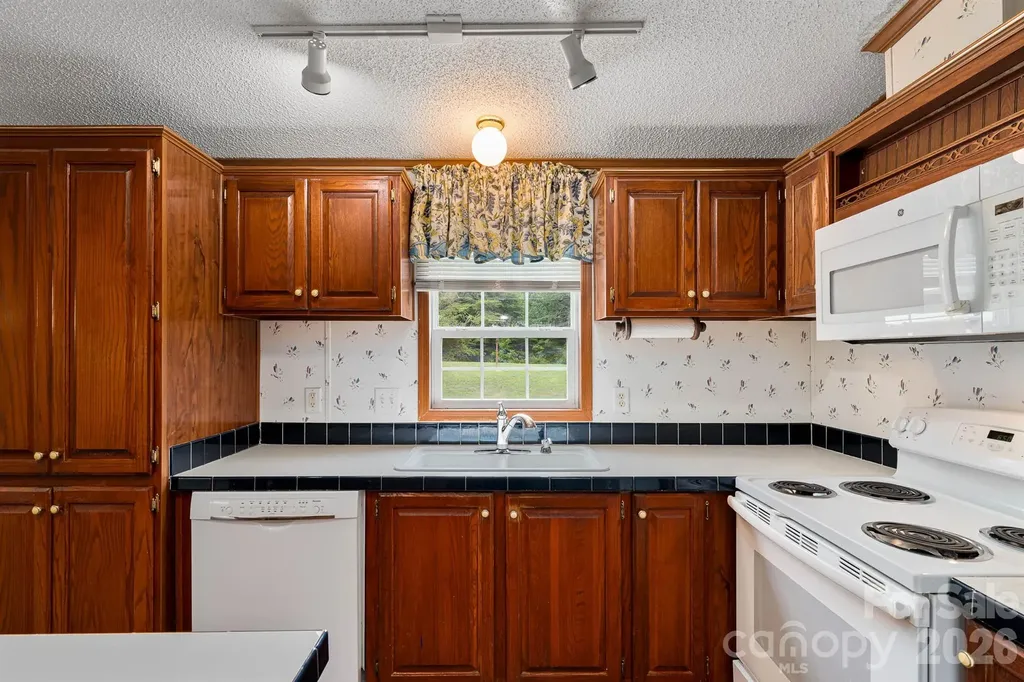 755 Fairview Loop Hot Springs NC 28743