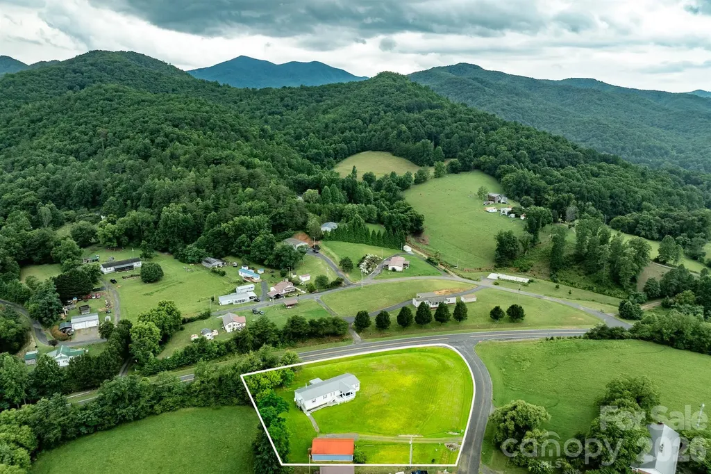755 Fairview Loop Hot Springs NC 28743