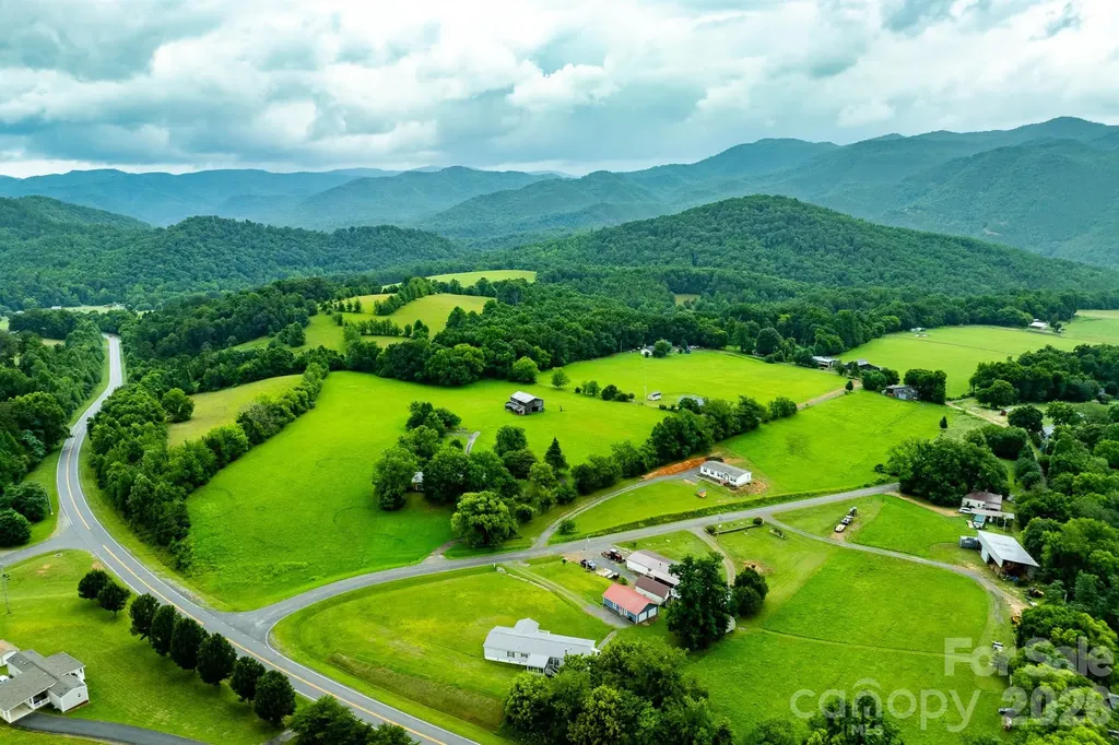 755 Fairview Loop Hot Springs NC 28743