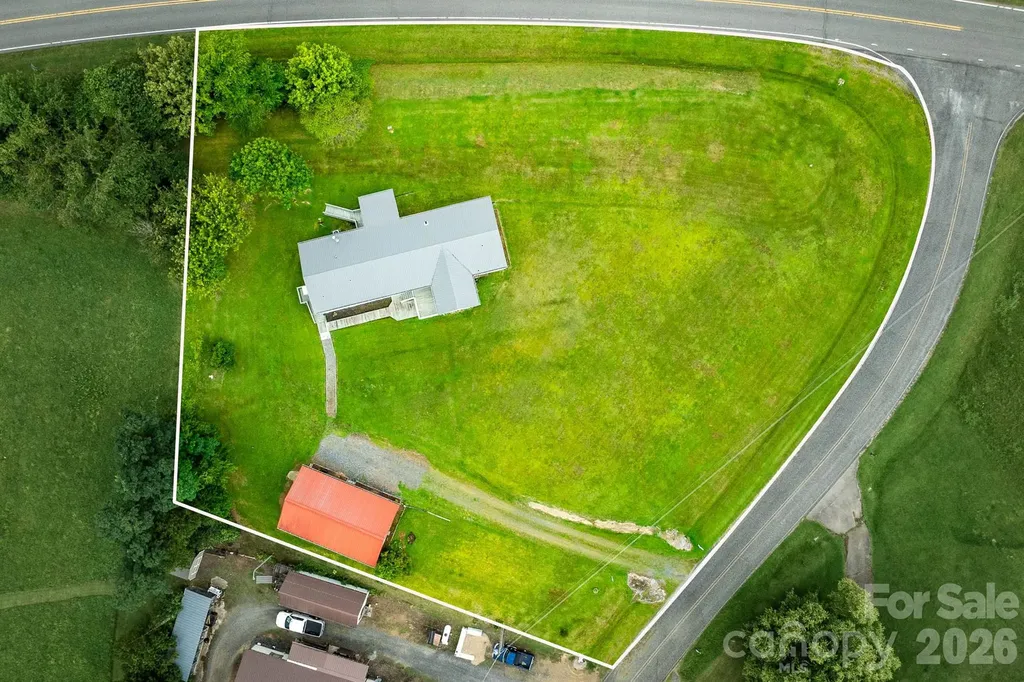 755 Fairview Loop Hot Springs NC 28743