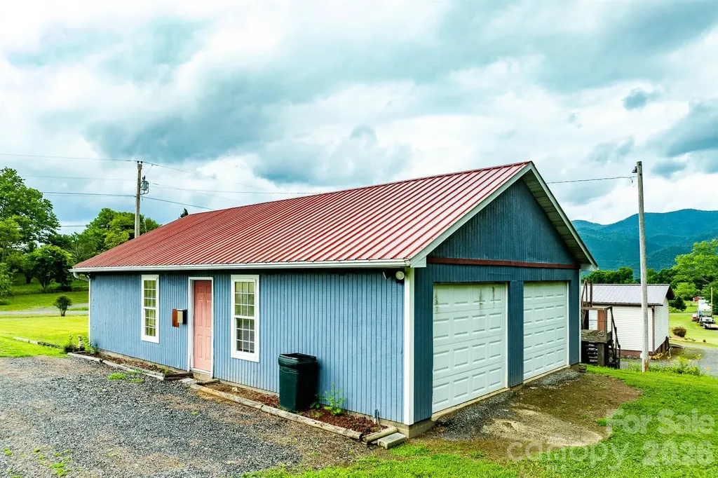 755 Fairview Loop Hot Springs NC 28743