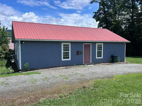 755 Fairview Loop Hot Springs NC 28743