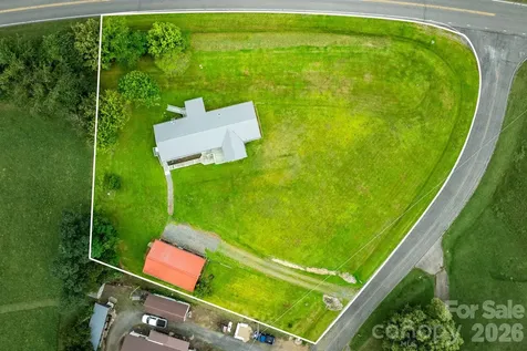 755 Fairview Loop Hot Springs NC 28743