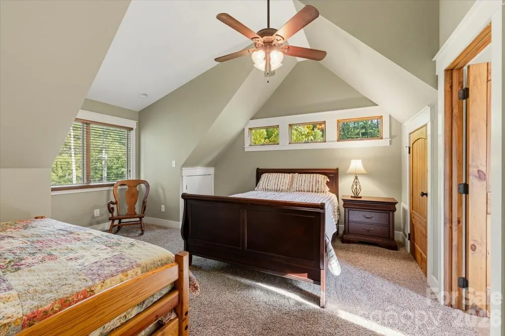 5021 Little Acres Road Nebo NC 28761