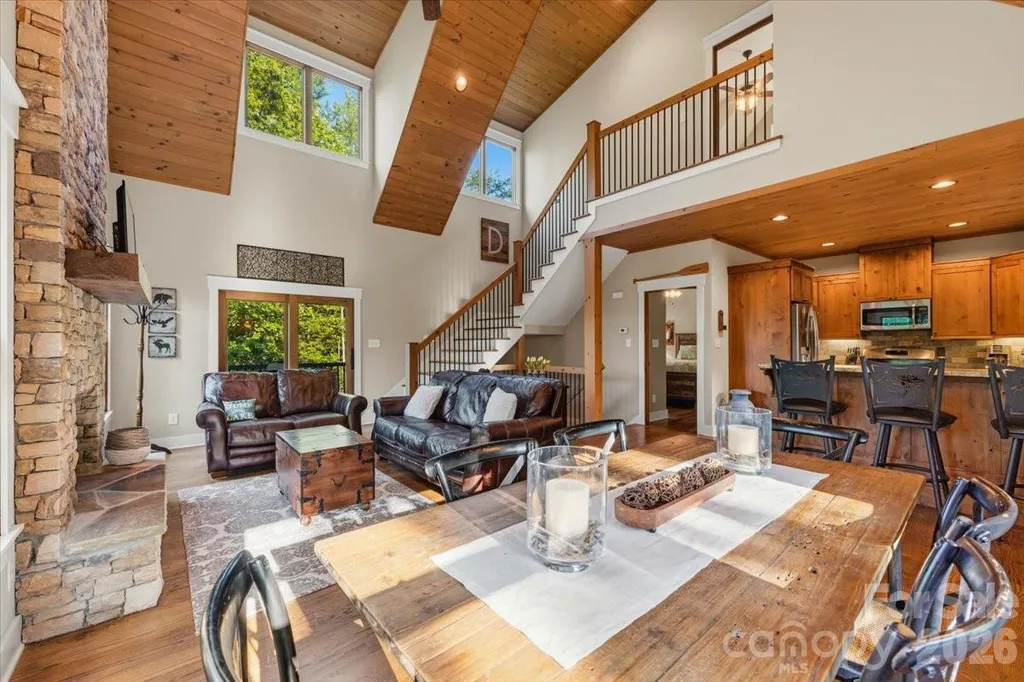 5021 Little Acres Road Nebo NC 28761