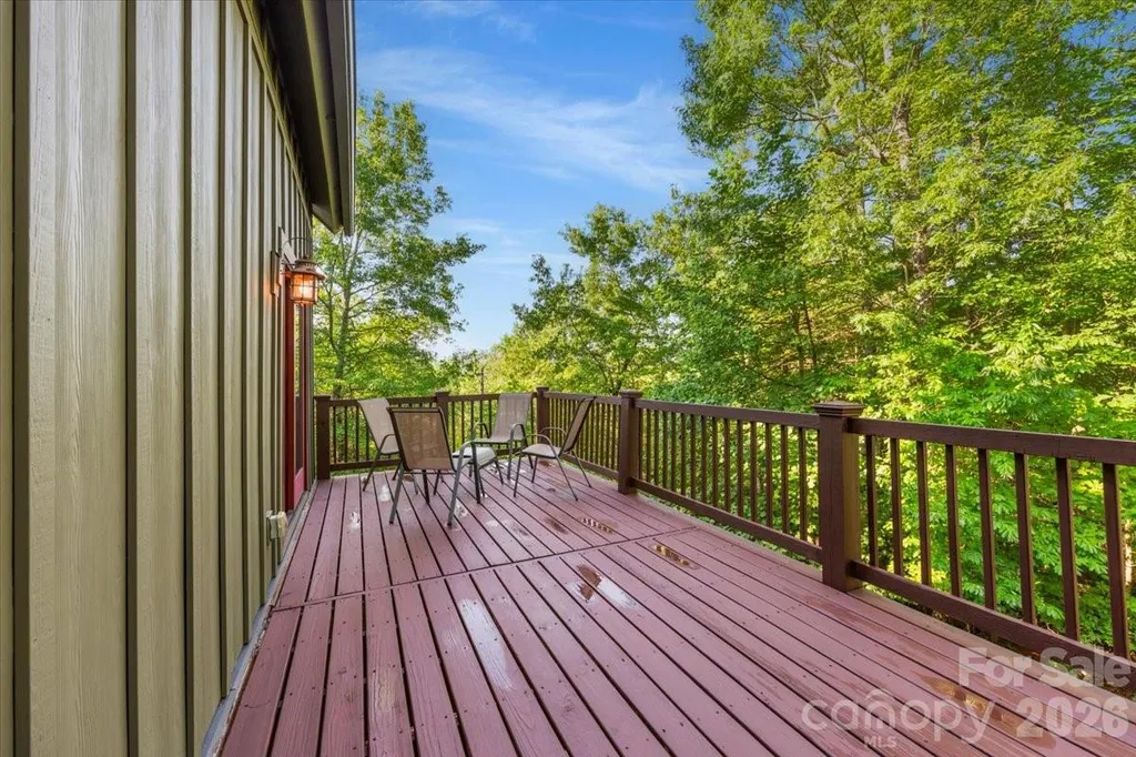 5021 Little Acres Road Nebo NC 28761