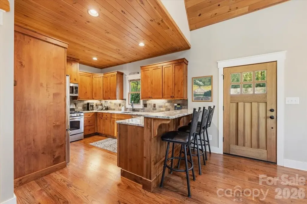 5021 Little Acres Road Nebo NC 28761