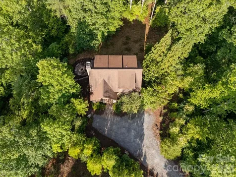 5021 Little Acres Road Nebo NC 28761