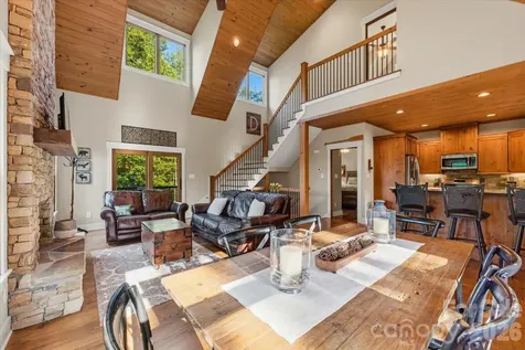 5021 Little Acres Road Nebo NC 28761