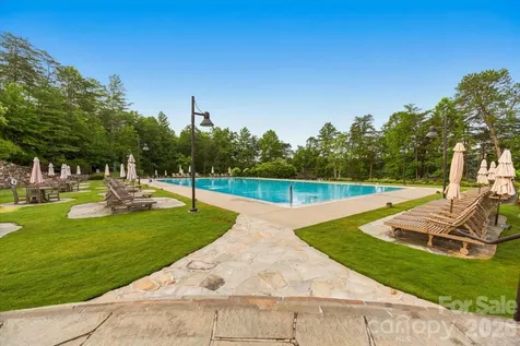 5021 Little Acres Road Nebo NC 28761