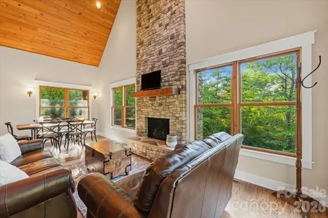 5021 Little Acres Road Nebo NC 28761