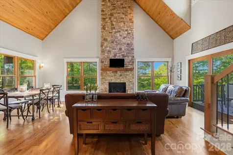 5021 Little Acres Road Nebo NC 28761