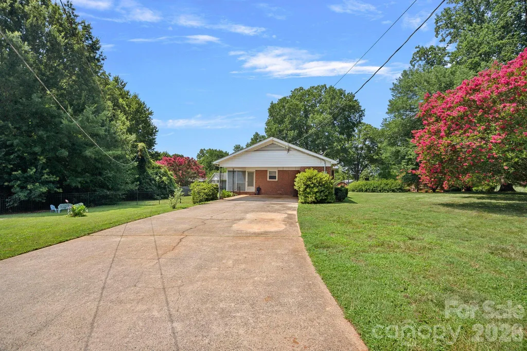 1600 Woodberry Road Charlotte NC 28212