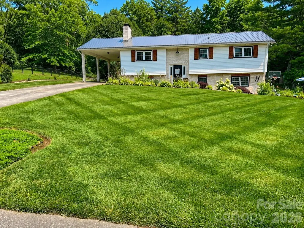 4538 Diamond Street Hudson NC 28638