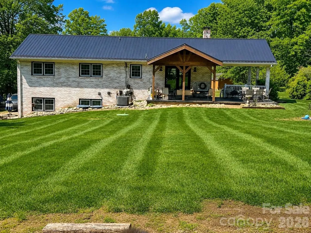 4538 Diamond Street Hudson NC 28638