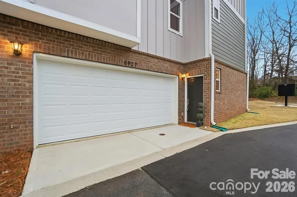 Charlotte NC, 8927 Sharonbrook Drive