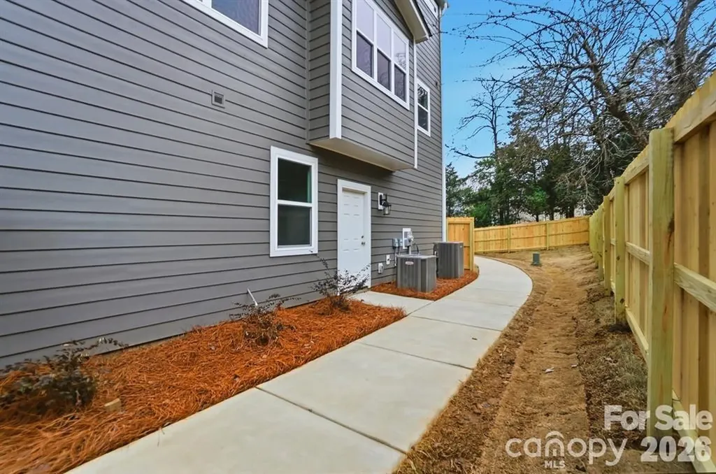 8927 Sharonbrook Drive Charlotte NC 28210