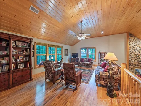 528 Brannon Forest Drive Waynesville NC 28785
