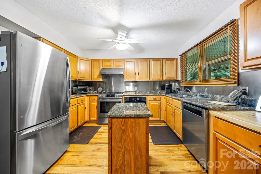 464 Governors View Road Asheville NC 28805